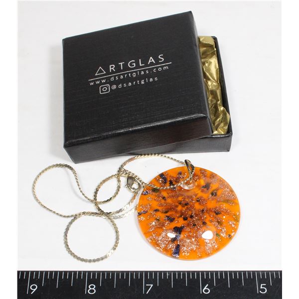MURANO GLASS PENDENT WITH GOLD COLOUR CHAIN
