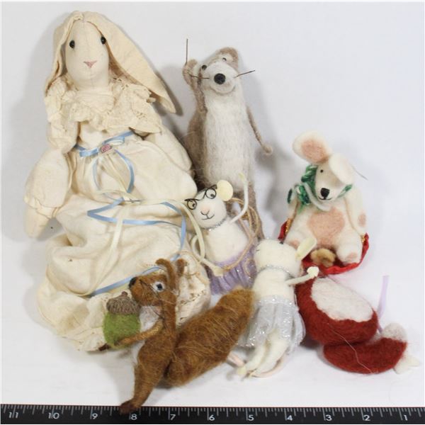 LOT OF WOOL DOLLS