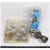 Image 1 : LOT OF TRAILER HITCH BALLS AND ELECTRICAL ADAPTOR