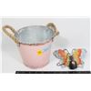 Image 1 : LOT OF BUTTERFLY WINDCHIME WITH PINK BUCKET