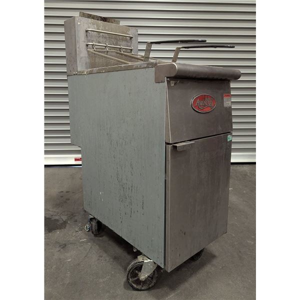Avantco FF300-N 40lb Floor Fryer