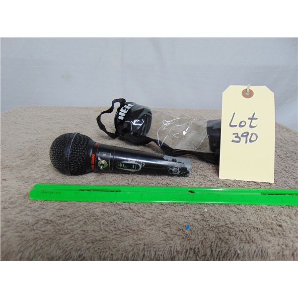 Microphone
