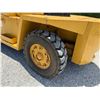 Image 24 : CAT Caterpillar V330B Heavy-Duty Industrial Forklift (Runs 