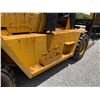 Image 29 : CAT Caterpillar V330B Heavy-Duty Industrial Forklift (Runs 