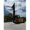 Image 45 : CAT Caterpillar V330B Heavy-Duty Industrial Forklift (Runs 