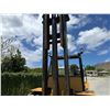 Image 47 : CAT Caterpillar V330B Heavy-Duty Industrial Forklift (Runs 