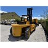 Image 5 : CAT Caterpillar V330B Heavy-Duty Industrial Forklift (Runs 