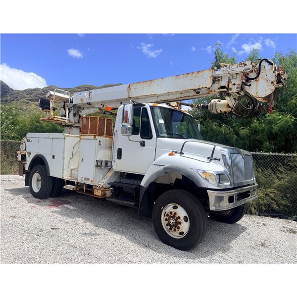 2006 International 7500 Digger Derrick Utility Truck (Starts & Runs - See Video)