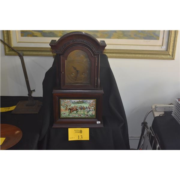 VINTAGE FRANKLIN MINT "THE OLD BERKSHIRE HUNT" 8 DAY MECHANICAL CHIME CLOCK W/TRADITIONAL ENGLISH FO