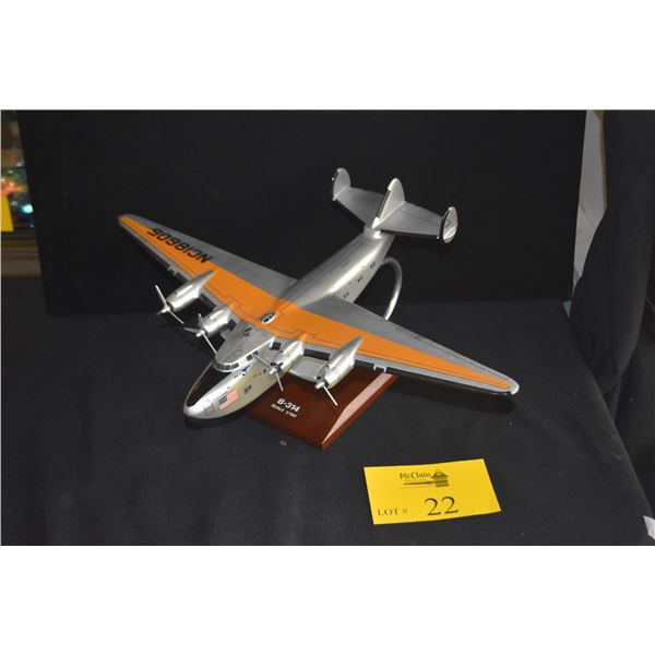 PAN AM FLYING CLIPPER BOEING B314 AIRBORNE PALACE MAHOGANY AIRPLANE MODEL 1/100 SCALE ON STAND