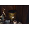Image 2 : COLLECTION OF THAI COLLECTIBLES: LACQUER BOWLS, PORCELAIN BOXES, BUDDHA, ETC. (22 PCS)