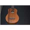 Image 3 : KAMAKA UKULELE W/CASE