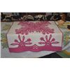 Image 2 : HAND STITCHED HAWAIIAN QUILT/WALL HANGING, LILLY OF THE VALLEY, FEB 1992 BY TOMOKO WILLIAMS (41 1/2"