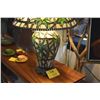 Image 3 : TIFFANY STYLE TABLE LAMP W/GREEN BAMBOO & PARROT MOTIF (27")