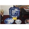 Image 1 : JAPANESE BLUE & WHITE PORCELAIN BOWLS, MEIJI PERIOD (3 PCS) (DOES NOT INCLUDE STAND)
