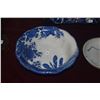 Image 3 : JAPANESE BLUE & WHITE PORCELAIN BOWLS, MEIJI PERIOD (3 PCS) (DOES NOT INCLUDE STAND)