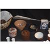 Image 4 : LARGE MIX LOT: MISC. JAPANESE PORCELAINS, DISHES, LACQUER BOXES, ETC.