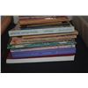 Image 4 : COLLECTION OF BOOKS ON HAWAII (30 PCS)