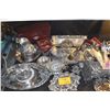 Image 1 : LARGE LOT OF ARTHUR COURT TABLE/PARTY WARE