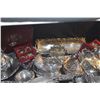 Image 3 : LARGE LOT OF ARTHUR COURT TABLE/PARTY WARE