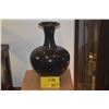 Image 1 : CERAMIC VASE