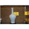 Image 1 : CHINESE GUAN (CRACKLED) GLAZE BOTTLE VASE (10 1/2") (DOES NOT INCLUDE STAND)