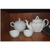 Image 2 : MIXED LOT: TEAPOTS, CUPS & SERVING PIECES (6 PCS)