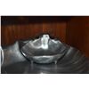 Image 4 : MIXED LOT: TEAPOTS, CUPS & SERVING PIECES (6 PCS)