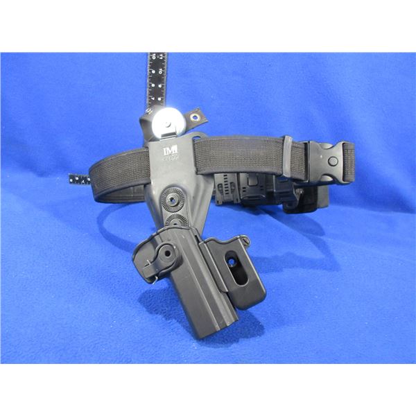 Uncle Mike's ITW Nexus TSR 210 Belt, IMI Defense Z2300 Holster, Mag Pouches