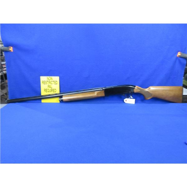 Non-Restricted - Winchester Model 1400 Semi Auto in 12 Ga. 2 3/4"