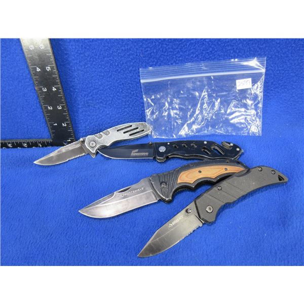 4 Assorted Folding Lock Blade Clip Knives