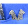 Image 1 : Pachmayr Ruger Security Six Small Rubber Grips with Screw