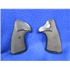 Image 3 : Pachmayr Ruger Security Six Small Rubber Grips with Screw