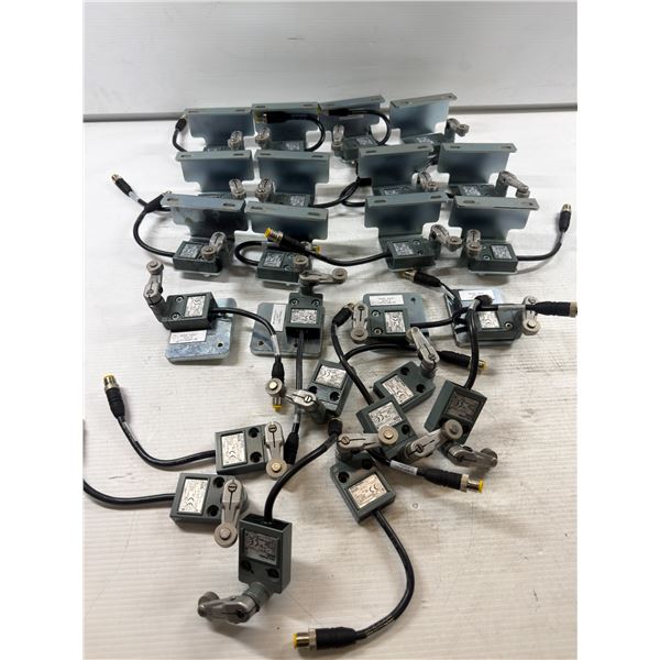 Lot of Allen-Bradley #802B-CSAAXSXD4