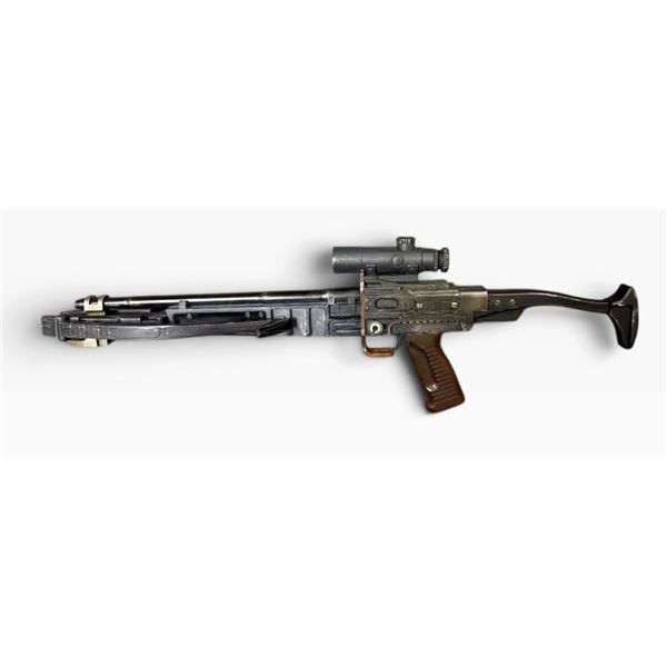 Star Wars: The Mandalorian and Grogu (2026) - Bounty Hunter Embo (Dave Filoni) Bowcaster Blaster