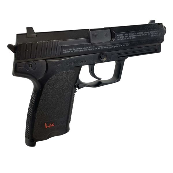 Heat (1995) - Neil McCauley (Robert De Niro) Heckler & Koch USP Handgun