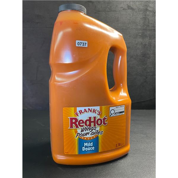 3.78L Jug of Frank's Red Hot Mild Wing Sauce - New (BB: 2026/11/13)
