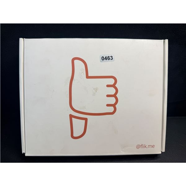 Flik.Me Battery Powered Thumbs Up/Down LED Sign for Cars or Office with Remote! - New