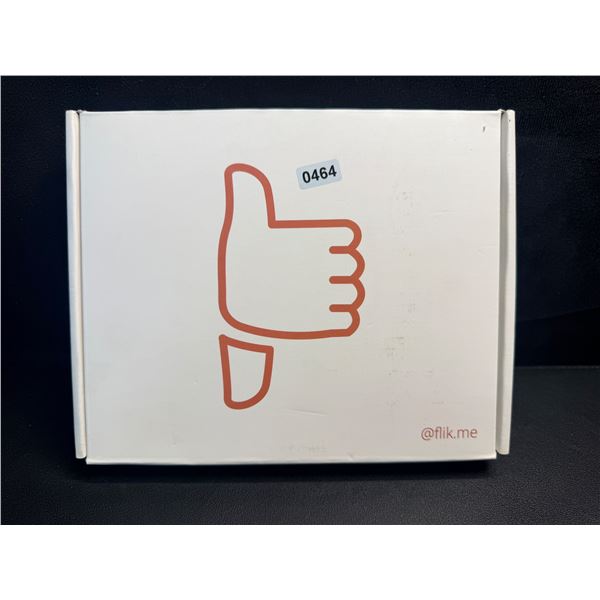 Flik.Me Battery Powered Thumbs Up/Down LED Sign for Cars or Office with Remote! - New