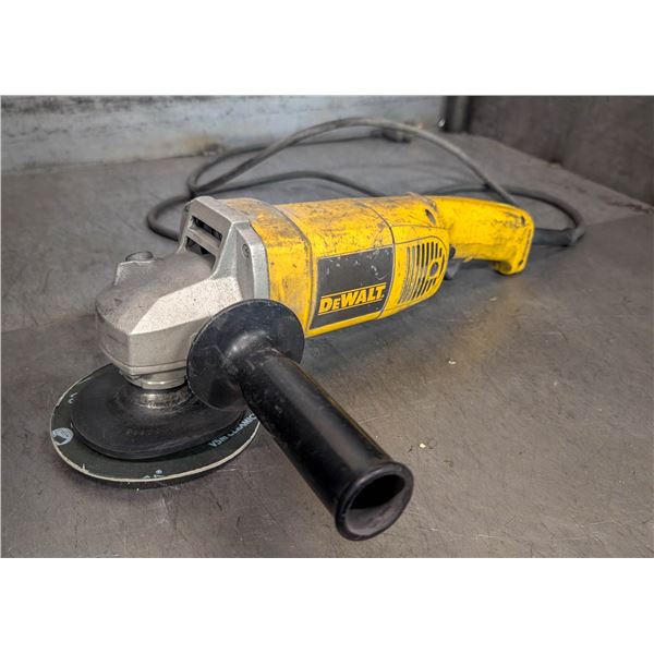 DEWALT DW831 CORDED 5" ANGLE GRINDER