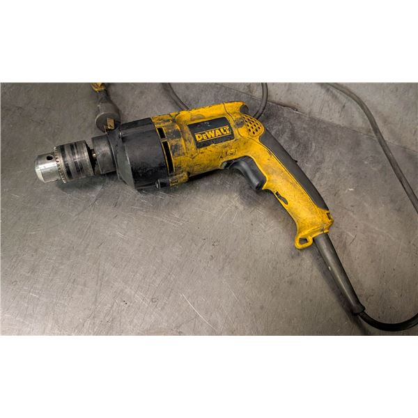 DEWALT DW511 CORDED 1/2" VSR DRILL