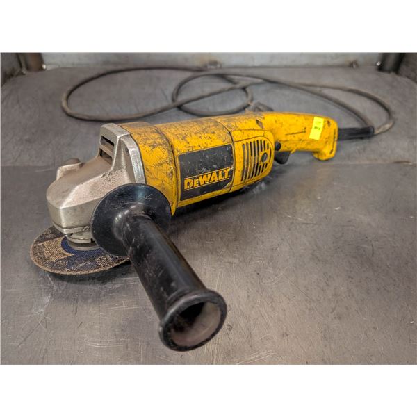 DEWALT DW831 CORDED 5" ANGLE GRINDER