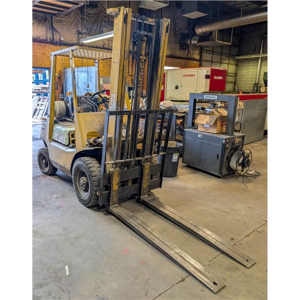 1973 TOYOTA 62-2FG25 5000LBS CAPACITY LPG FORKLIFT