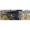 Image 5 : 142" X 94" PICKUP FLATBED W/ DECK