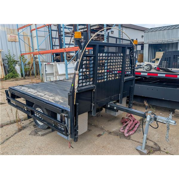 TRAILER MOUNTED 86" X 80"