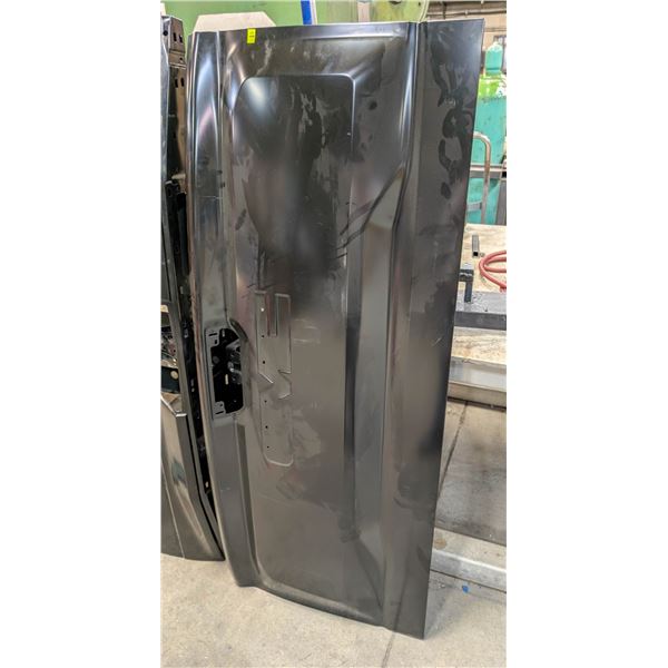 GMC PART # 84414758 GEUINE TAILGATE
