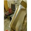 Image 11 : CONTENTS OF BREAK ROOM INCLUDING: STACKING CHAIRS