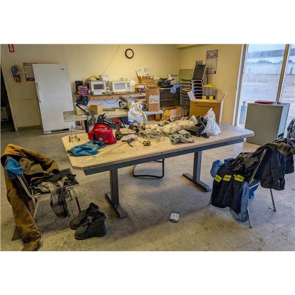 CONTENTS OF BREAK ROOM INCLUDING: STACKING CHAIRS