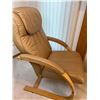 Image 3 : Beechwood Lounge Chair