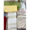 Image 3 : Household Linens
